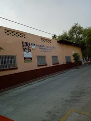 Internados en La Huacana 2 Colegio Isabel la Catolica(Primaria y kinder)